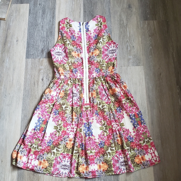 Gorgeous dress - Picture 2 of 13